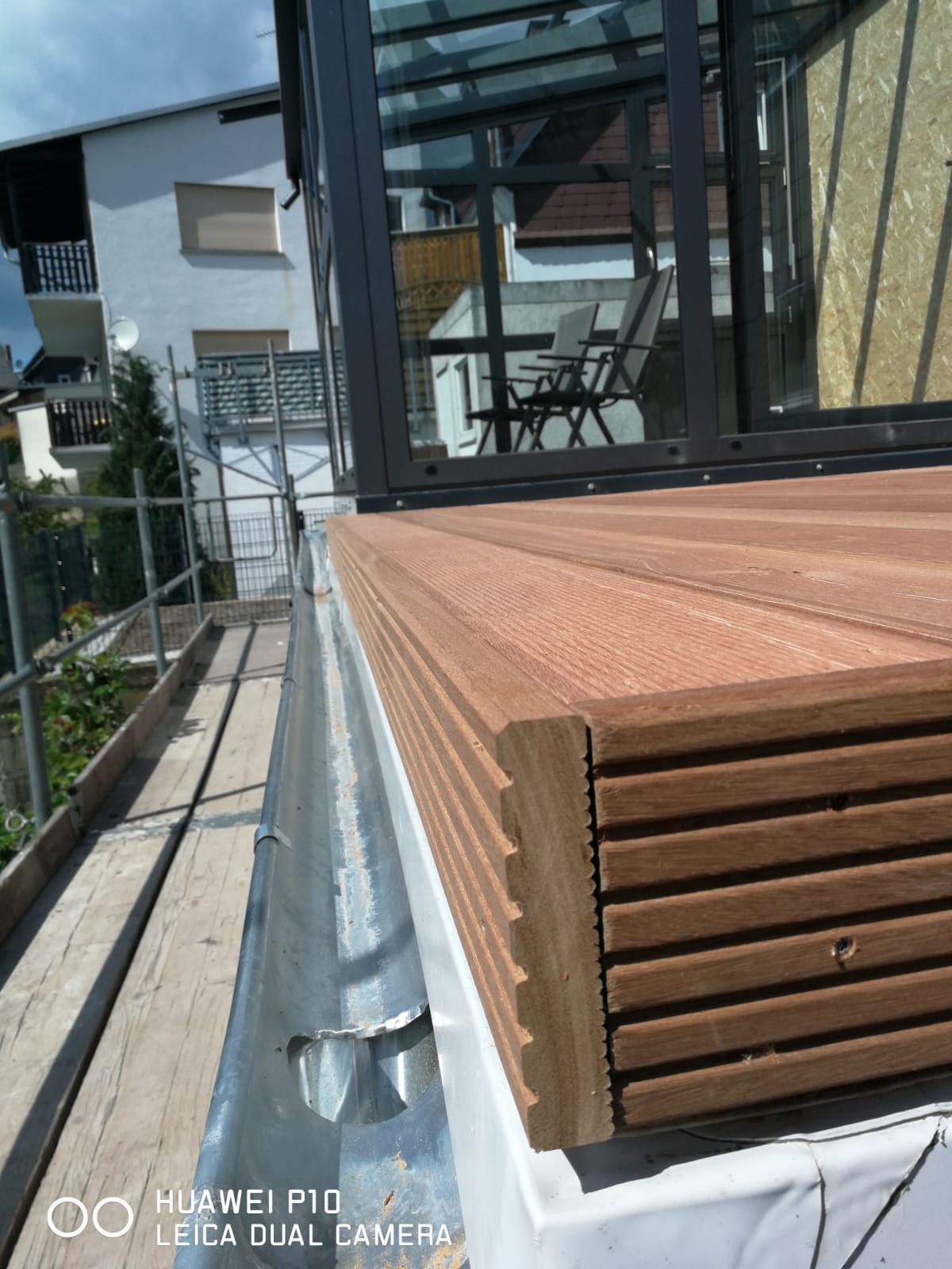 Terrassenabdichtung mit PVC-Folie und Bangkirai Holzrost